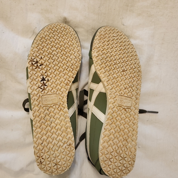 Closet clean out! - Picture 4 of 8